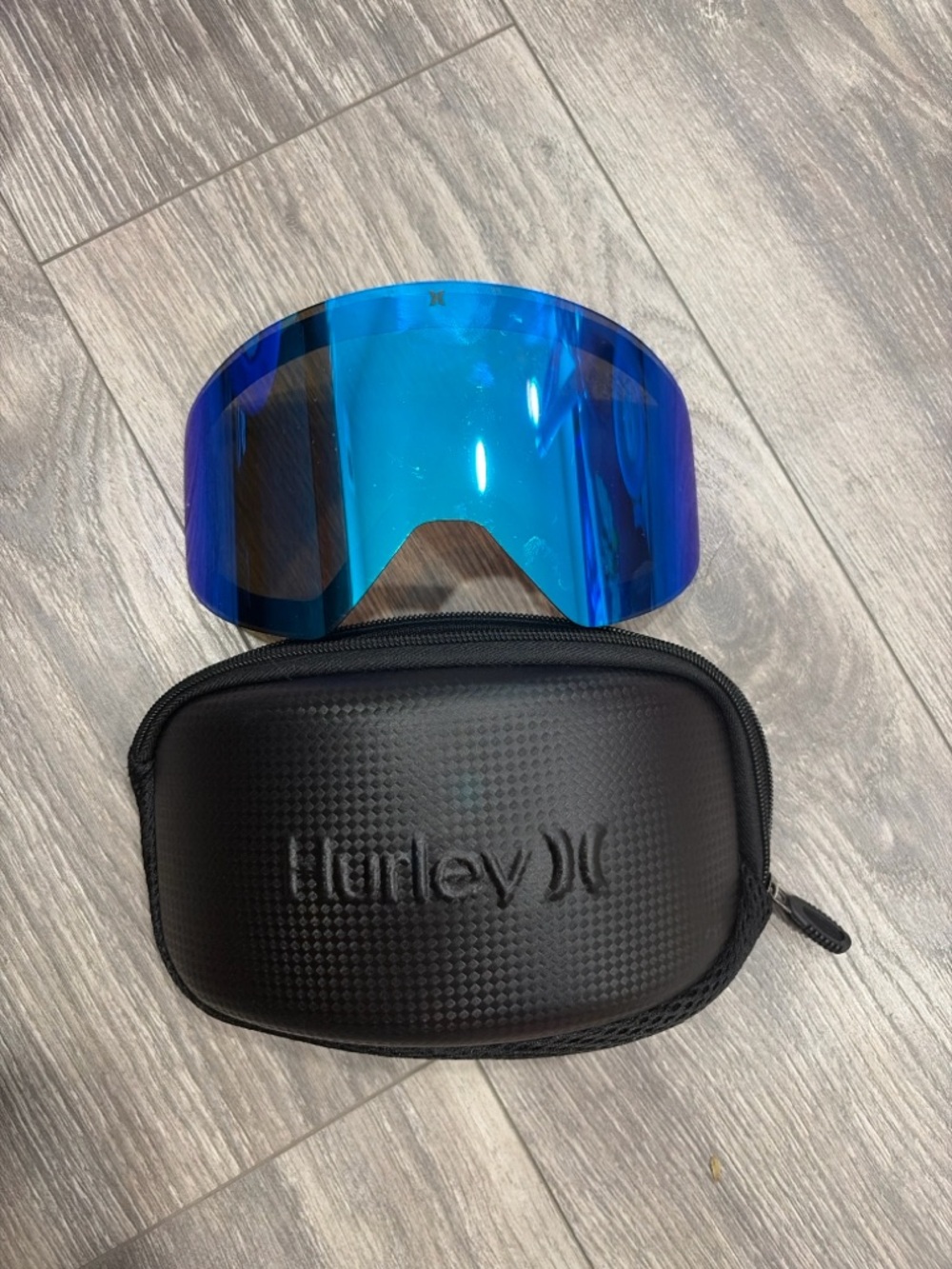 Hurley Blue Mirrored Replacement Lens with Black Zip Case